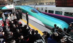 日本新干线速度最快的列车 ＂隼号＂（