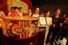 世界上最大的金戒指82.2千克金戒指