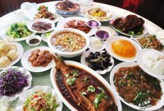 牛肉可吃半熟 为何猪鸡不行？