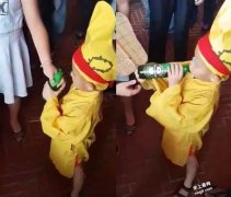 万圣节变装嗨！幼童扮「小济公、包租婆