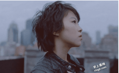 窦靖童纹身含义是什么,母亲王菲不管的吗?
