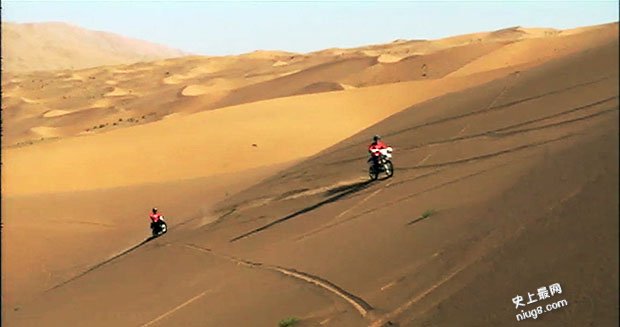 史上最短用时骑摩托车攀登沙山