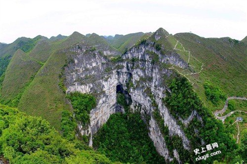 世界上最大的天坑群：广西百色乐业天坑群