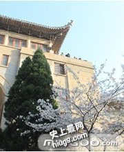最新校园十大盘点 看校花 读好书