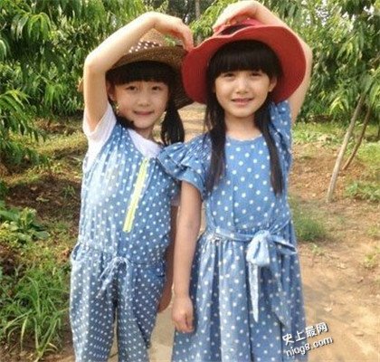中国小童星张籽沐和纪姿含谁漂亮  美美酷似双胞
