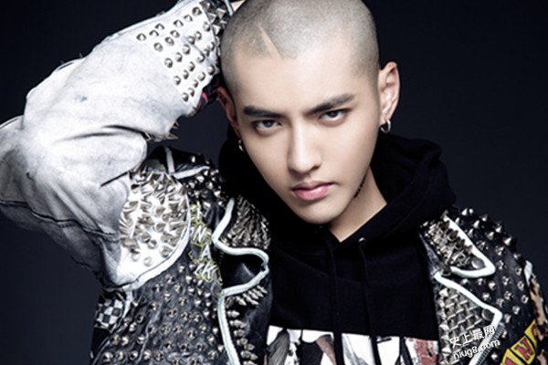 吴亦凡古装扮相最美男星 电影《欧洲攻略》梁朝