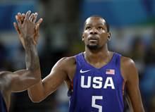 NBA》勇士队公布新球季先发五虎将