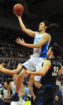 nba台将曾文鼎替补打火箭 2分1篮板