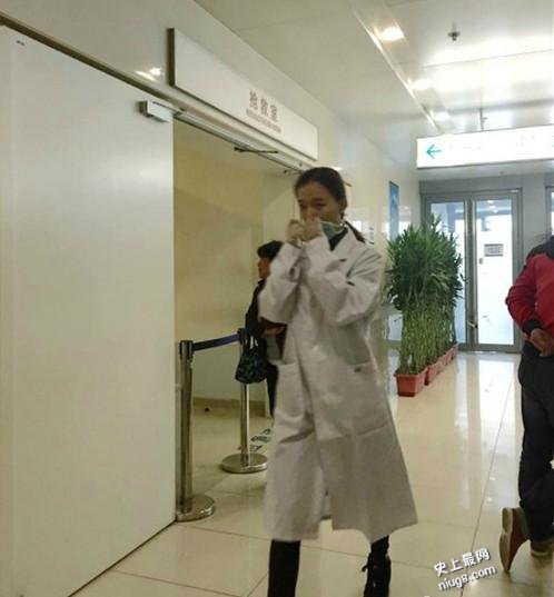 王珞丹现身医院抢救室  2年交5个男友竟与张嘉佳