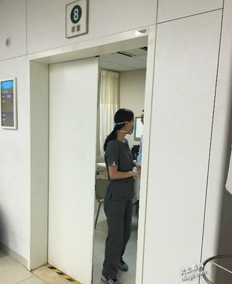 王珞丹现身医院抢救室  2年交5个男友竟与张嘉佳
