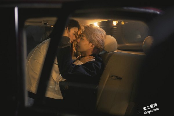 廖允杰爆瘦8公斤發單曲享艳福 李佳穎跨坐贴鼻超