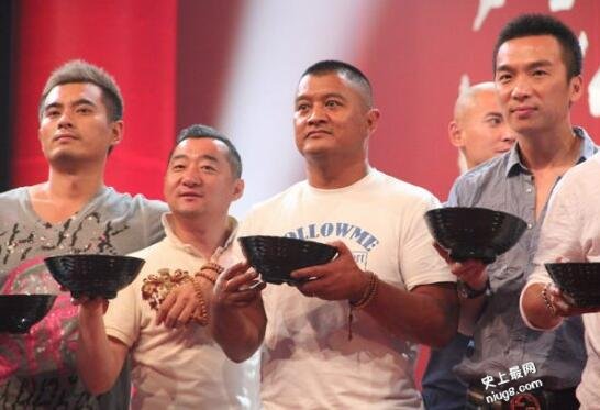 寇占文和吴京关系是什么 为捧师弟甘当绿叶
