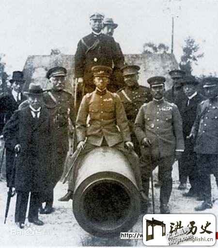 满手鲜血，日本天皇是二战罪魁祸首之一，为何
