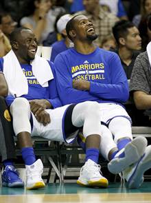 NBA》杜兰特来了 格林被压缩？