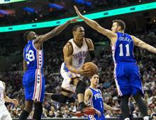 《NBA》对韦斯布鲁克比中指？费城球迷：