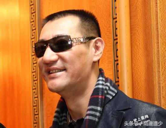 英壮卖过废品北大毕业进演艺圈 成家喻户晓笑星