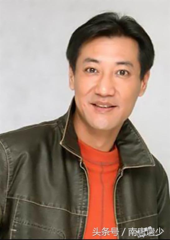 英壮卖过废品北大毕业进演艺圈 成家喻户晓笑星
