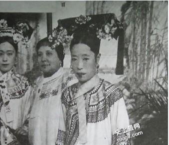 袁世凯为何把隆裕皇后奉为女神 死后降半旗得到