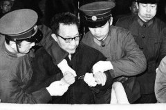 张春桥为何文革期间重新选老婆 差点儿毁