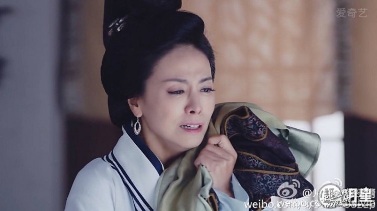 娱乐八卦:49岁田丽谈欲望和死亡 美照激似志玲姐
