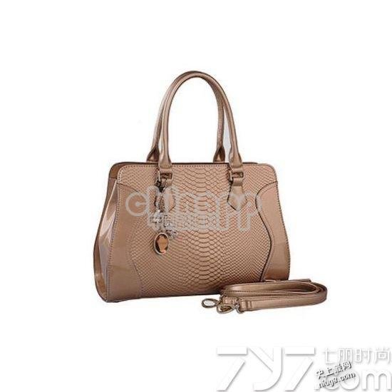 2017年最新品牌:十大国内女士包包品牌排行榜